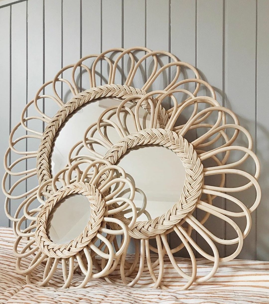 Handicrafts from rattan - rattan mirror appliance restaurant, hotel, home contact Krystal (+84 587 176 063) 99 Gold Data