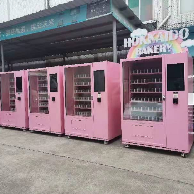 Factory Direct outdoor automatic smart crane cold bubble tea drink vending machine with certificates