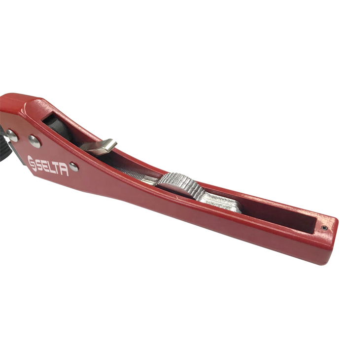 Professional Pipe Wrench with Adjustable Head Versatile and Lightweight