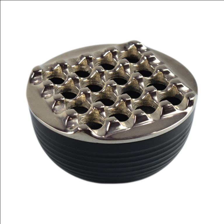 High Quality Stainless Steel Round Ashtray with Lid Home Ashtray Windproof Durable Easy to Clean Cool Ashtrays