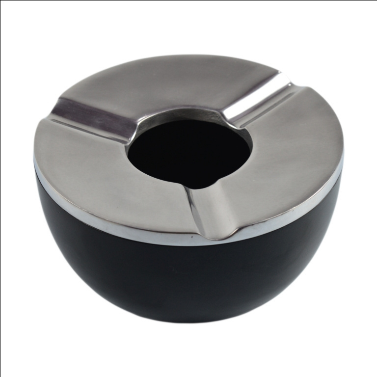 High Quality Stainless Steel Round Ashtray with Lid Home Ashtray Windproof Durable Easy to Clean Cool Ashtrays