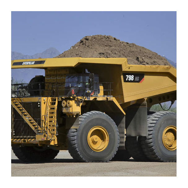 Caterpillar 793D off-highway dump truck Dump Truck with good price and excellent condition