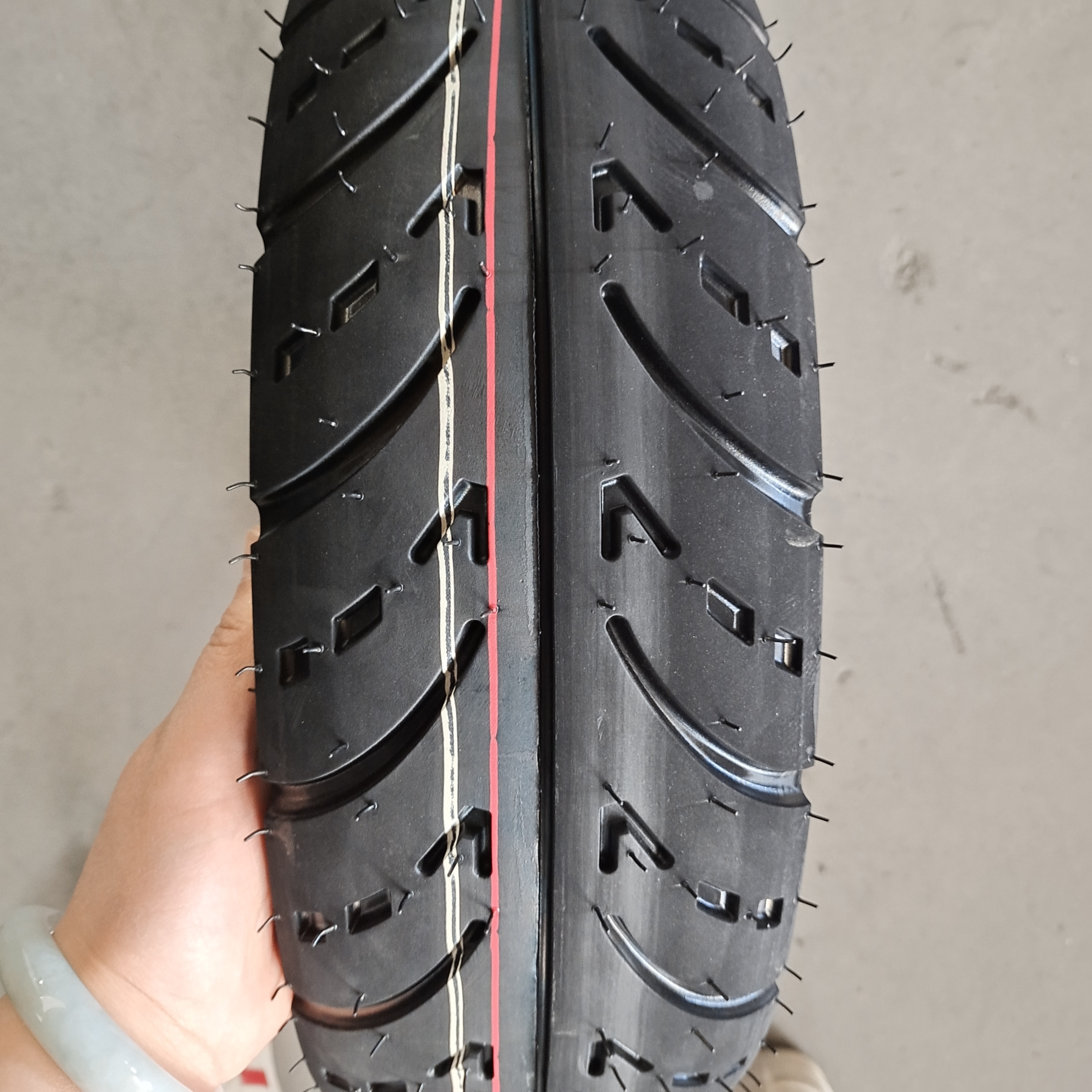 Rubber Motorcycle Scooter Tubeless Tire 120/70-12 130/70-12 1207012 1307012