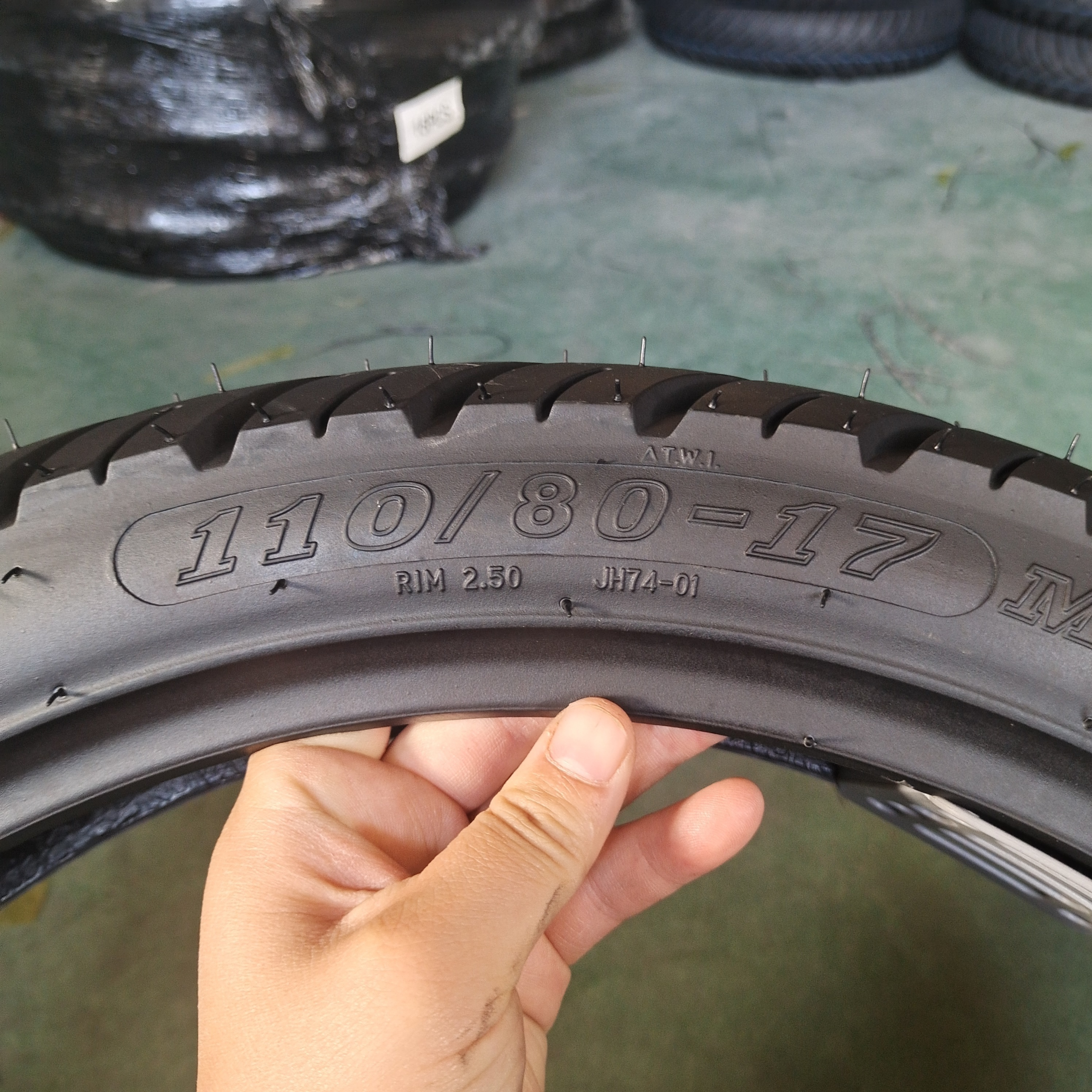 super quality wholesale rubber motorcycle tyre 110/80-17