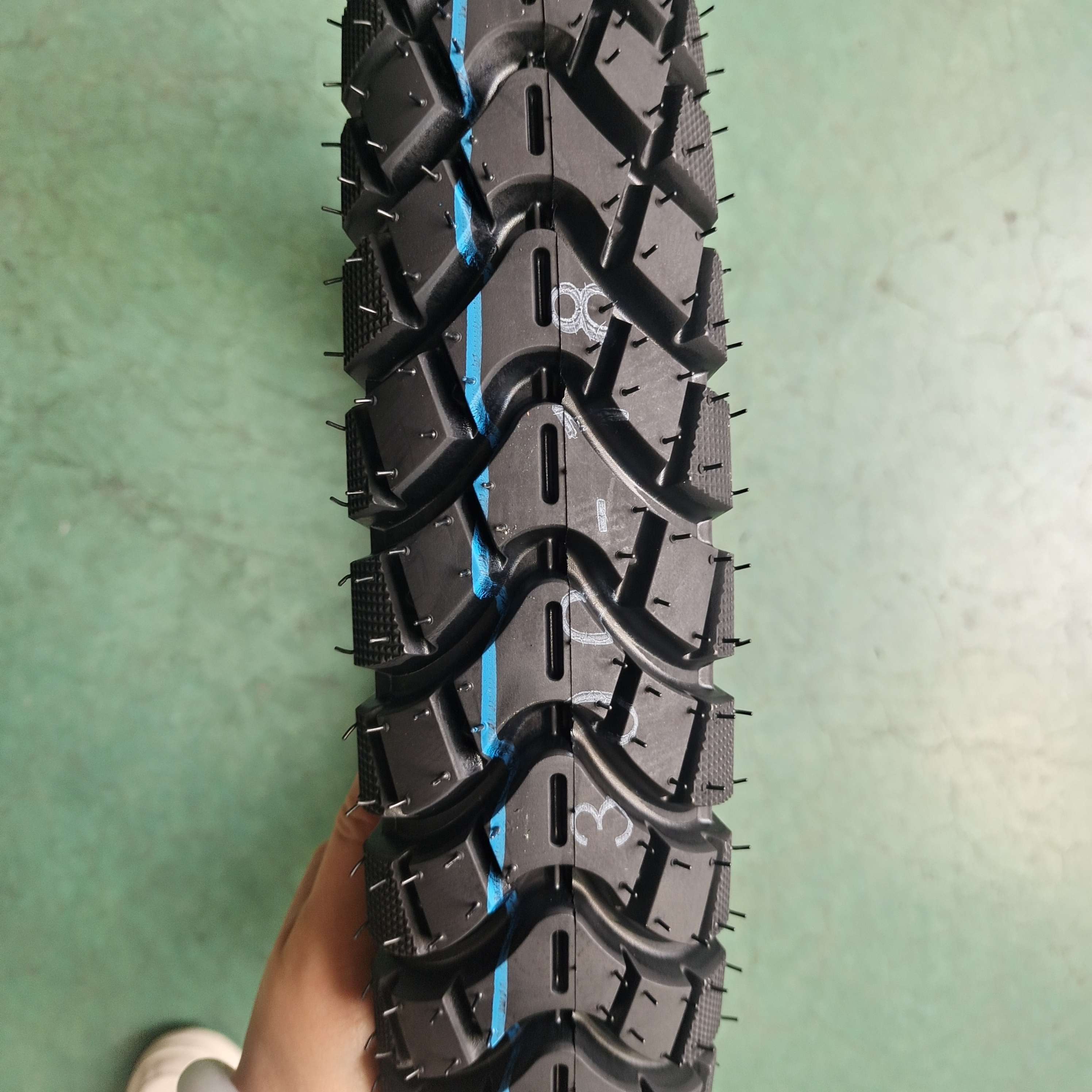 18 inch motorcycle tyres tricycle tire  2.75 18 3.00 18 Tube tyre from China