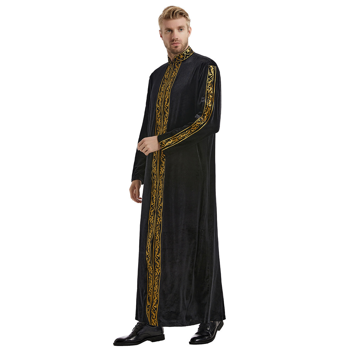 Middle Eastern Muslim men's golden velvet embroidered robe abaya men long sleeves thobes European court robe