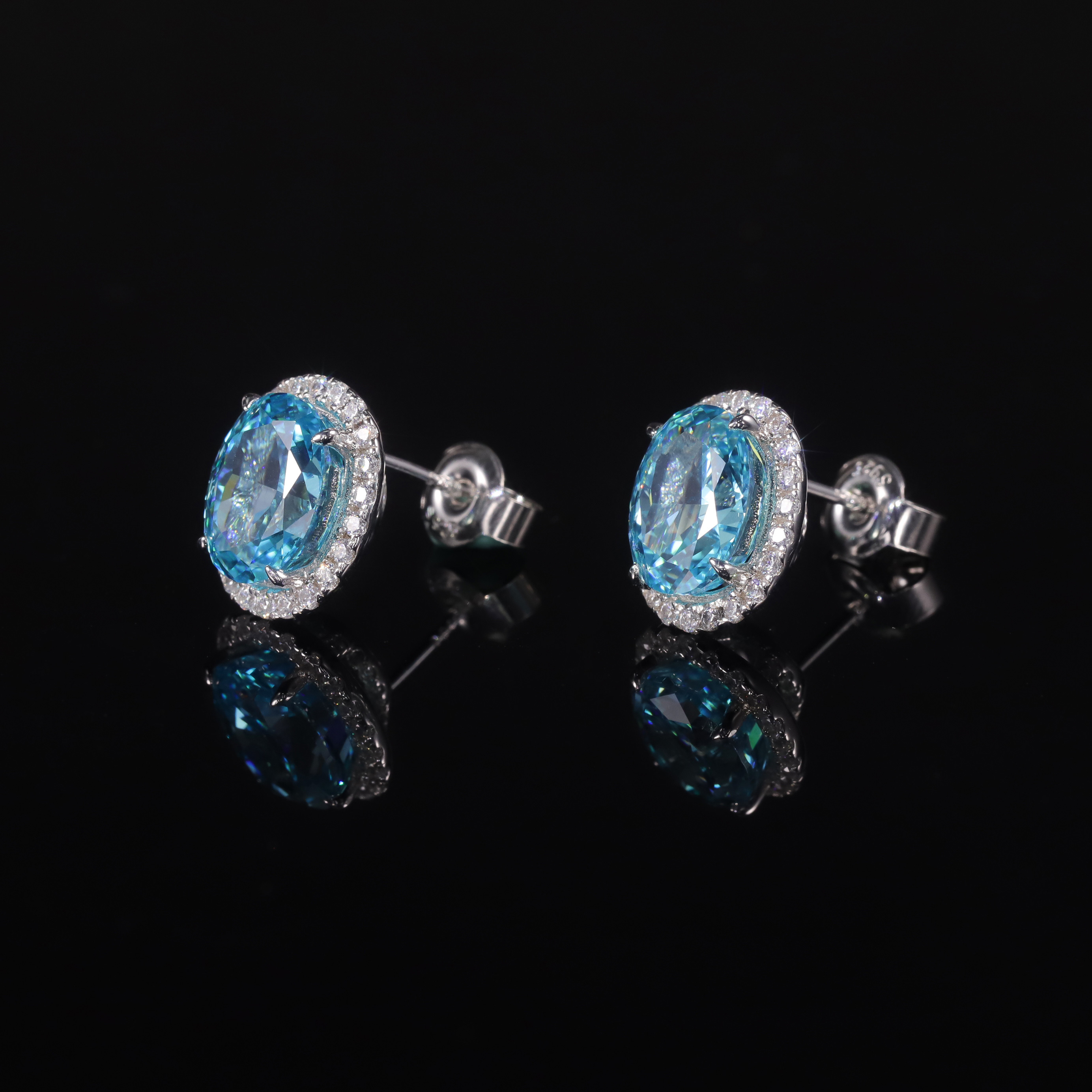 AE067 Wedding Luxury 925 Sterling Silver Women Oval Cut 8x10mm Aquamarine Blue Crushed Ice CZ Blue Diamond Earrings