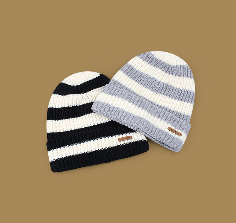 Unisex color block acrylic knitted sports warm soft leather patch men women winter stripe beanie