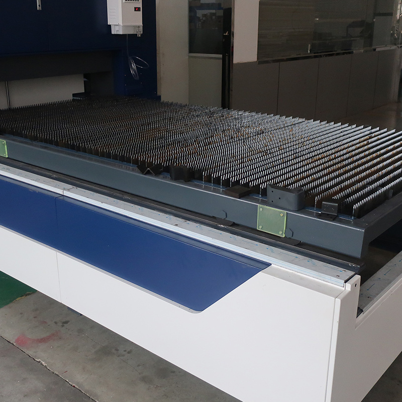 Accurl high efficiency CNC fiber laser cutting machine 3000w service sheet metal