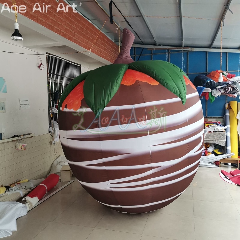 Customized Inflatable Strawberry Caramel Chocolate Strawberry Model with Built-in Mini Fan for Rooftop Display or Promotion