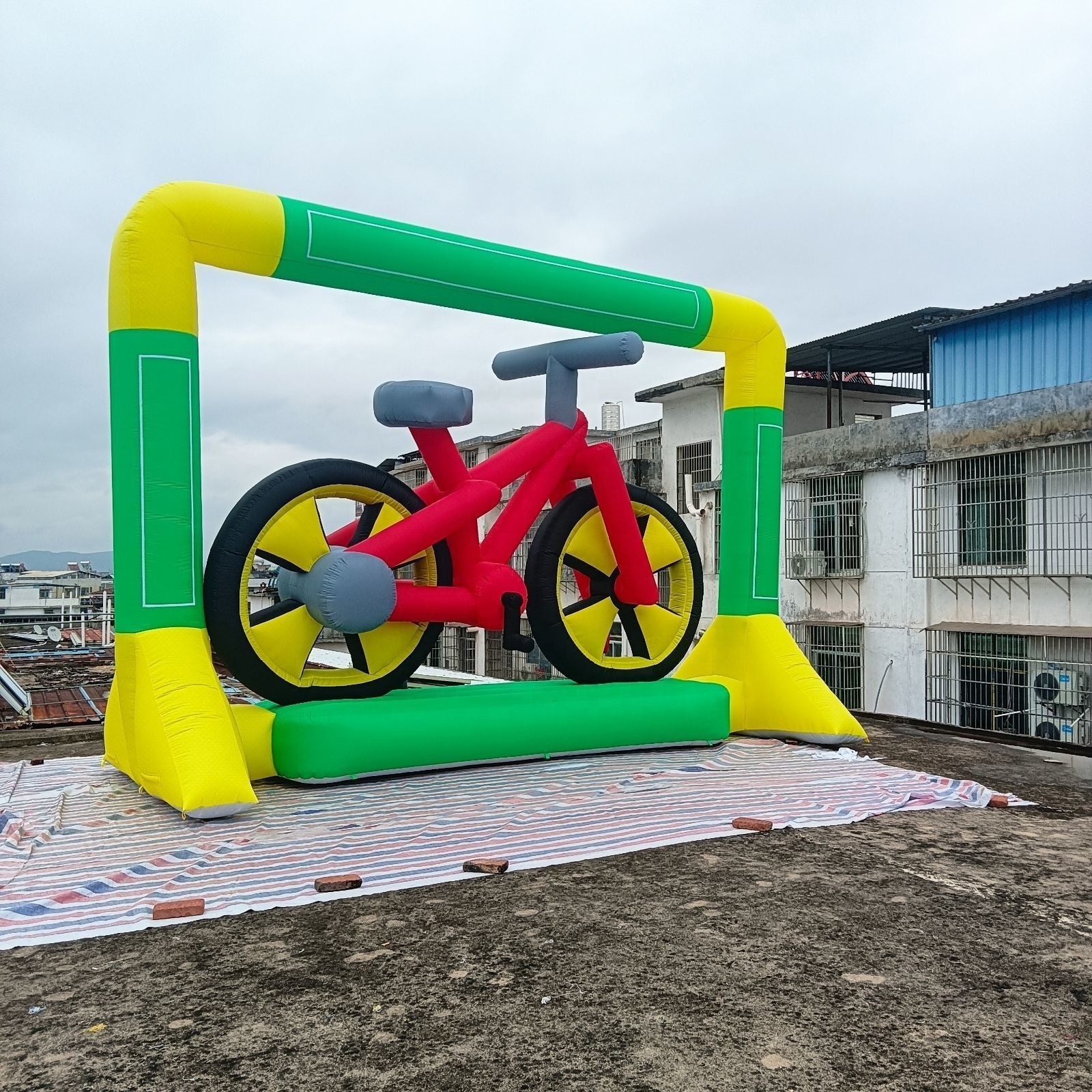 Custom Advertising Bike Model Inflatable Bicycle with Display Stage Event Promotion Racing Mockup for Competition or Decoration