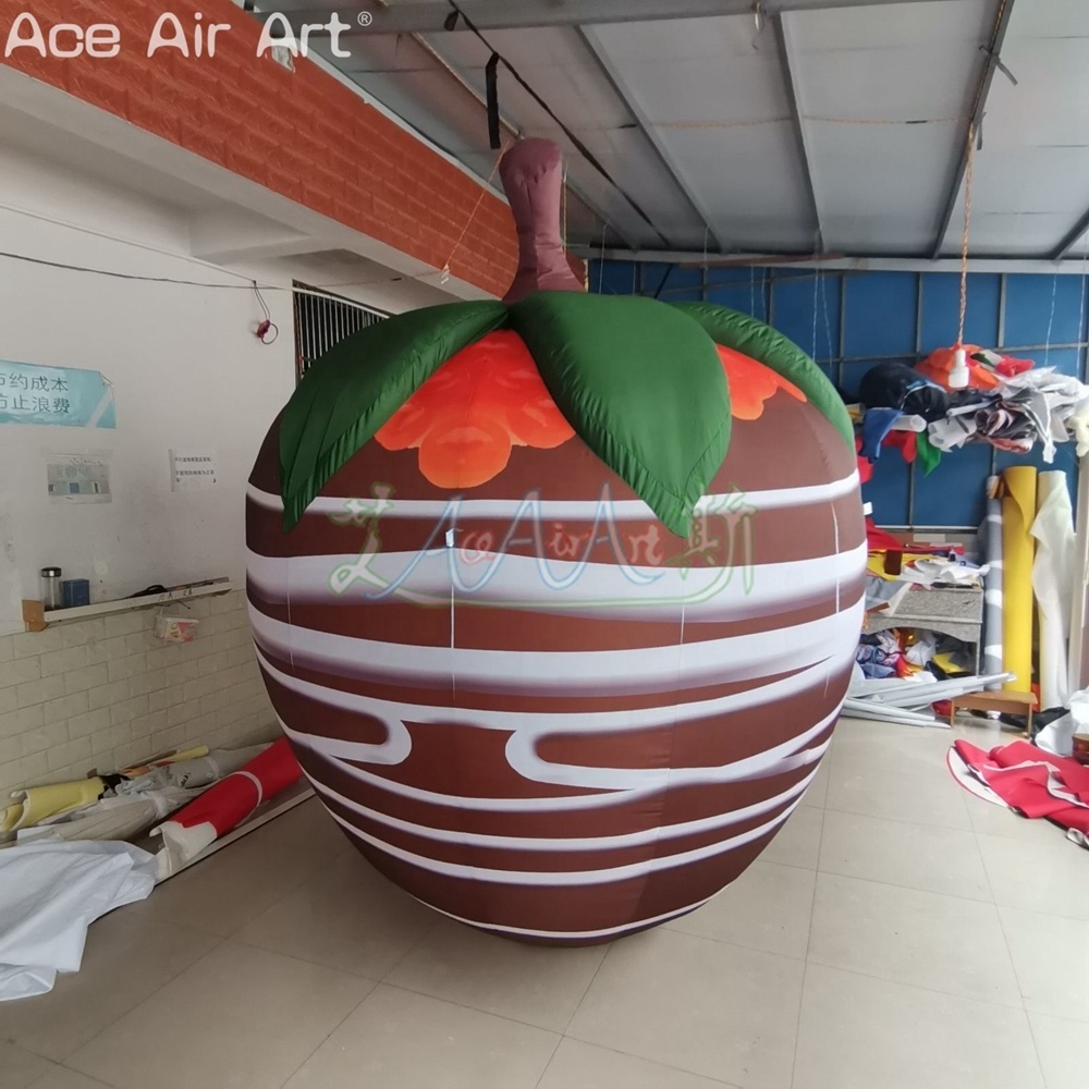 Customized Inflatable Strawberry Caramel Chocolate Strawberry Model with Built-in Mini Fan for Rooftop Display or Promotion