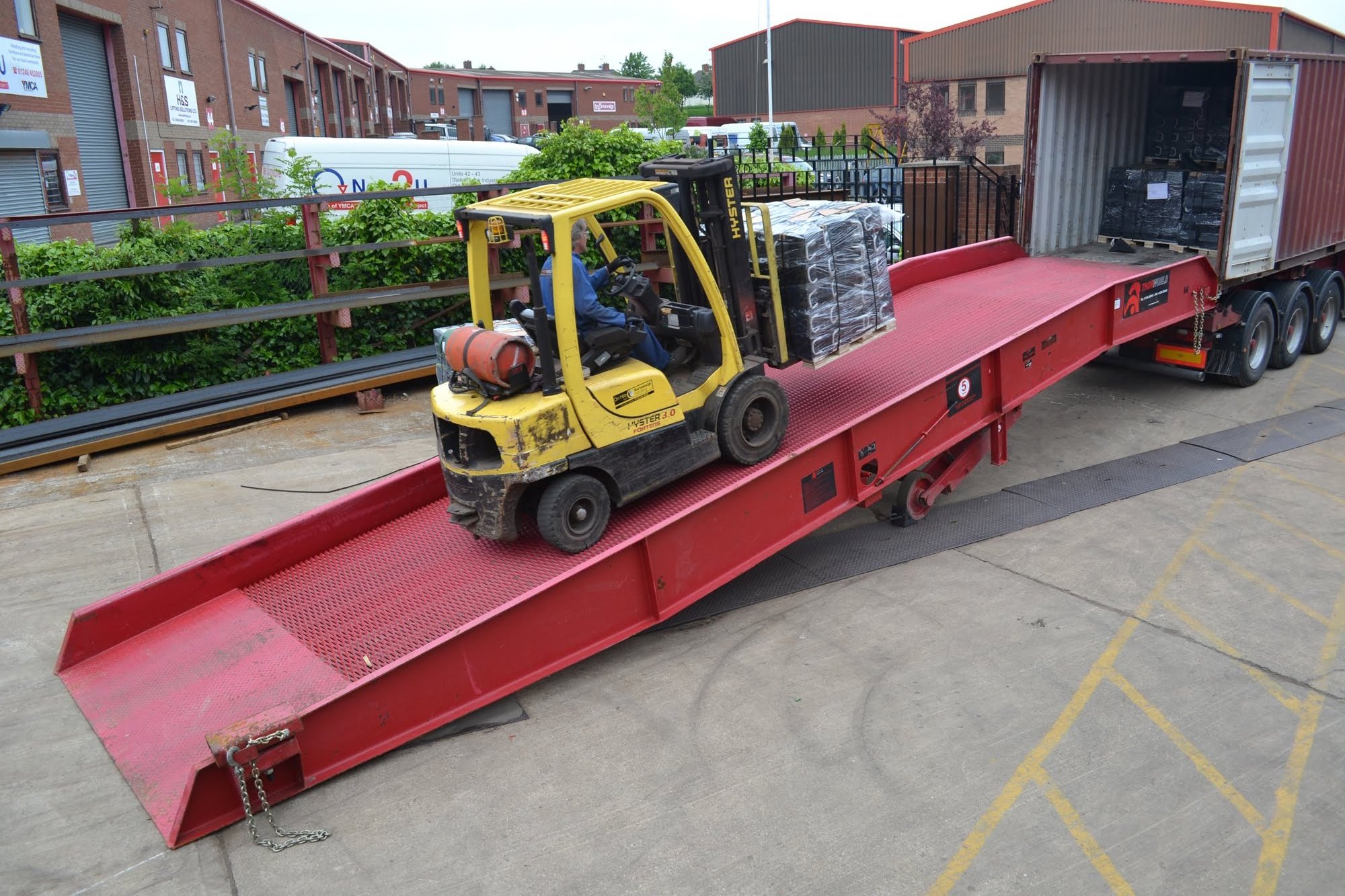 truck loading platform mobile dock lift heavy duty container equipment platform 20 ton truck ramps loading dock ramp warehouse