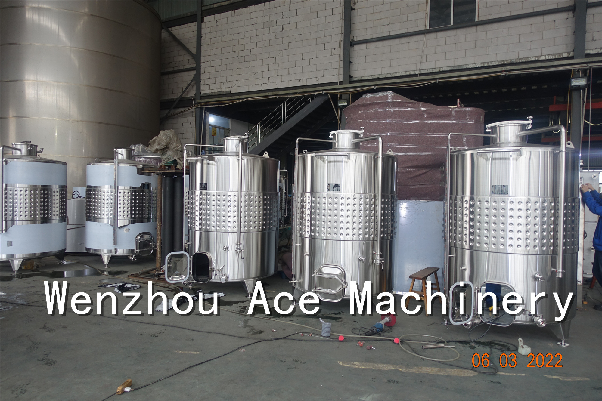 Automatic Stainless Steel 304 Variable Capacity Wine Tanks