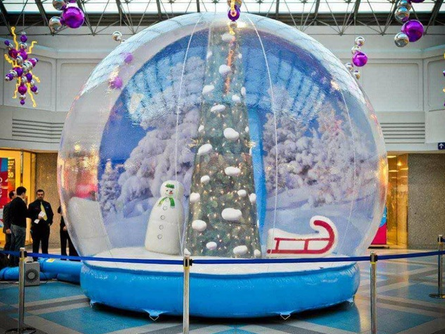 outdoor inflatable human size snow globe  photo booth with blowing snow