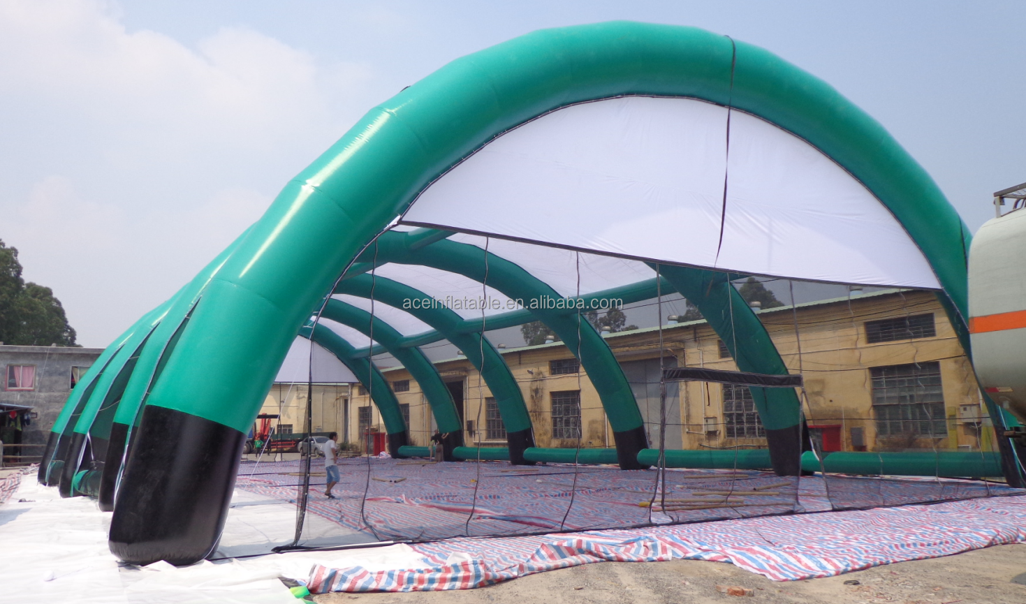 customized giant outdoor inflatable bunker field sports field tent for event inflatable paintball shooting range battle arena