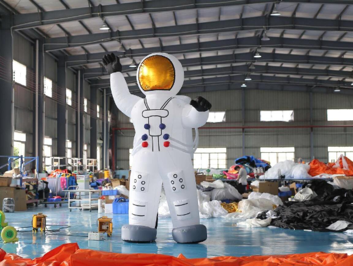 Outdoor Decorative Giant Customized Strong Inflatable Astronaut Model For Sale