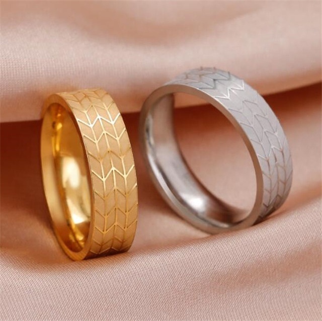 Yiwu Aceon Stainless Steel Comfortable Band Shinny Polished Custom Embossed Etch Engrave Tyre Texture Ring