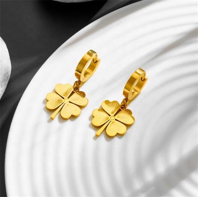 Yiwu Aceon Stainless Steel Flat Hinge Ring Small Hoop Dangle Custom Charm Lucky Clover Gold Pendant Hoop Earring