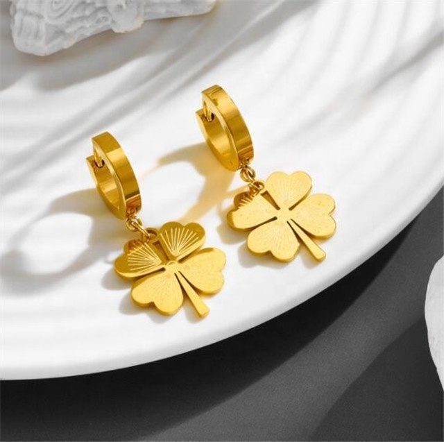 Yiwu Aceon Stainless Steel Flat Hinge Ring Small Hoop Dangle Custom Charm Lucky Clover Gold Pendant Hoop Earring