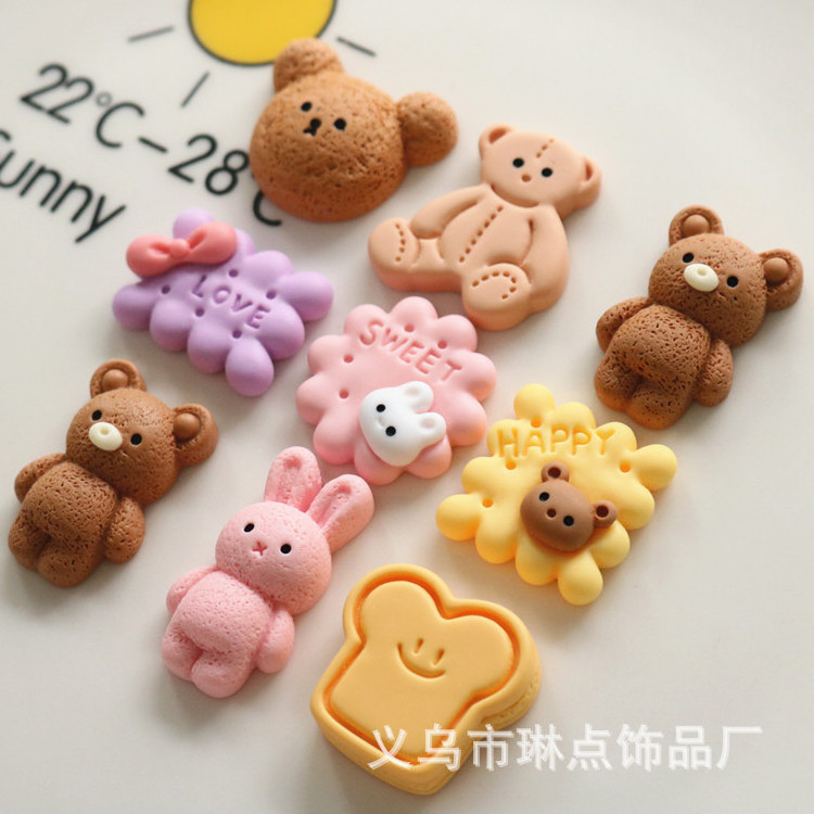 Bear Cookie diy Cream glue phone case Head String Refrigerator sticker Hairpin accessories North 16 beads plastic resin charms