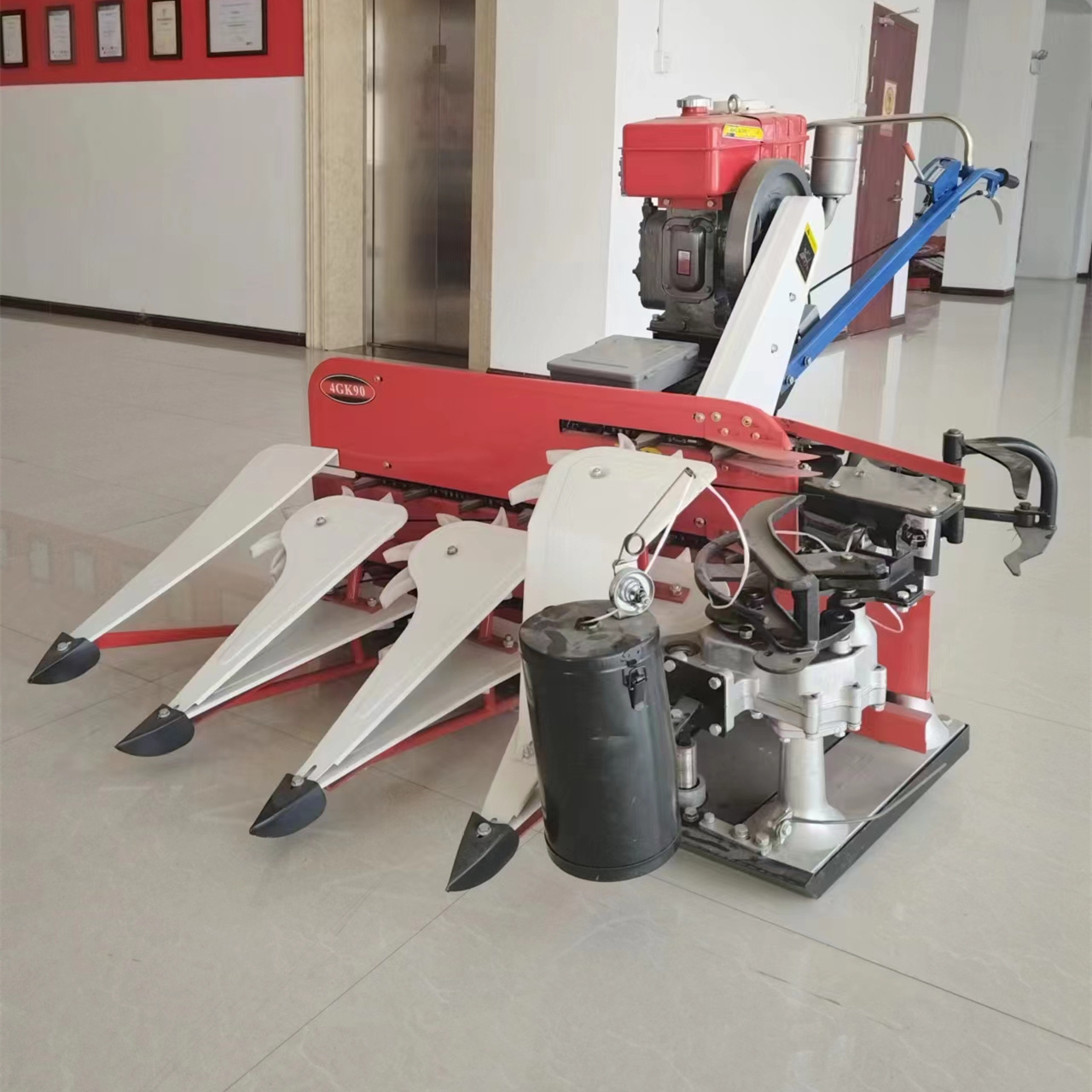 Mini Rice Harvesting Machine Hand Reaper Binder Price Wheat Cutting Machines 3 Rows 250 - 300 Mm Row Distance 900 Working Width