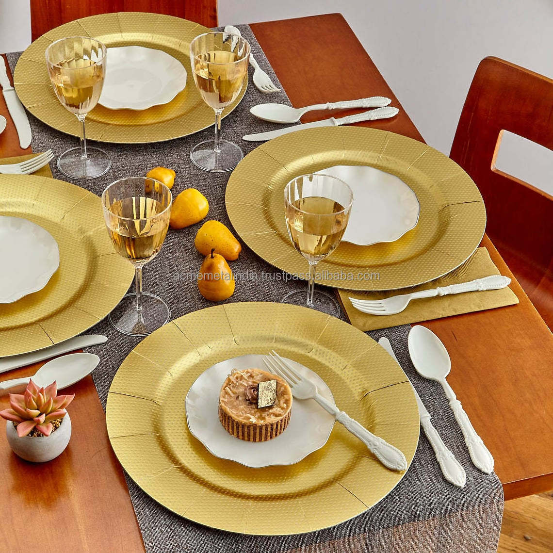 Charger Plate Modern Classic Design With Embossed Border Brown Color Charger Plates For Home Hotel Wedding Tableware