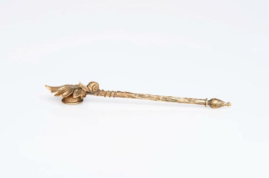 Leaf Design Trending Candle Snuffer For Candle Accessories With Shiny Gold Color Snuffer Household Candle Wick Trimmer