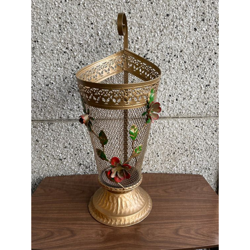 Exclusive Quality Gold Polished Metal Iron Umbrella Stand and Rack Marvelous Design Large Size Customized Shape Umbrella Stand