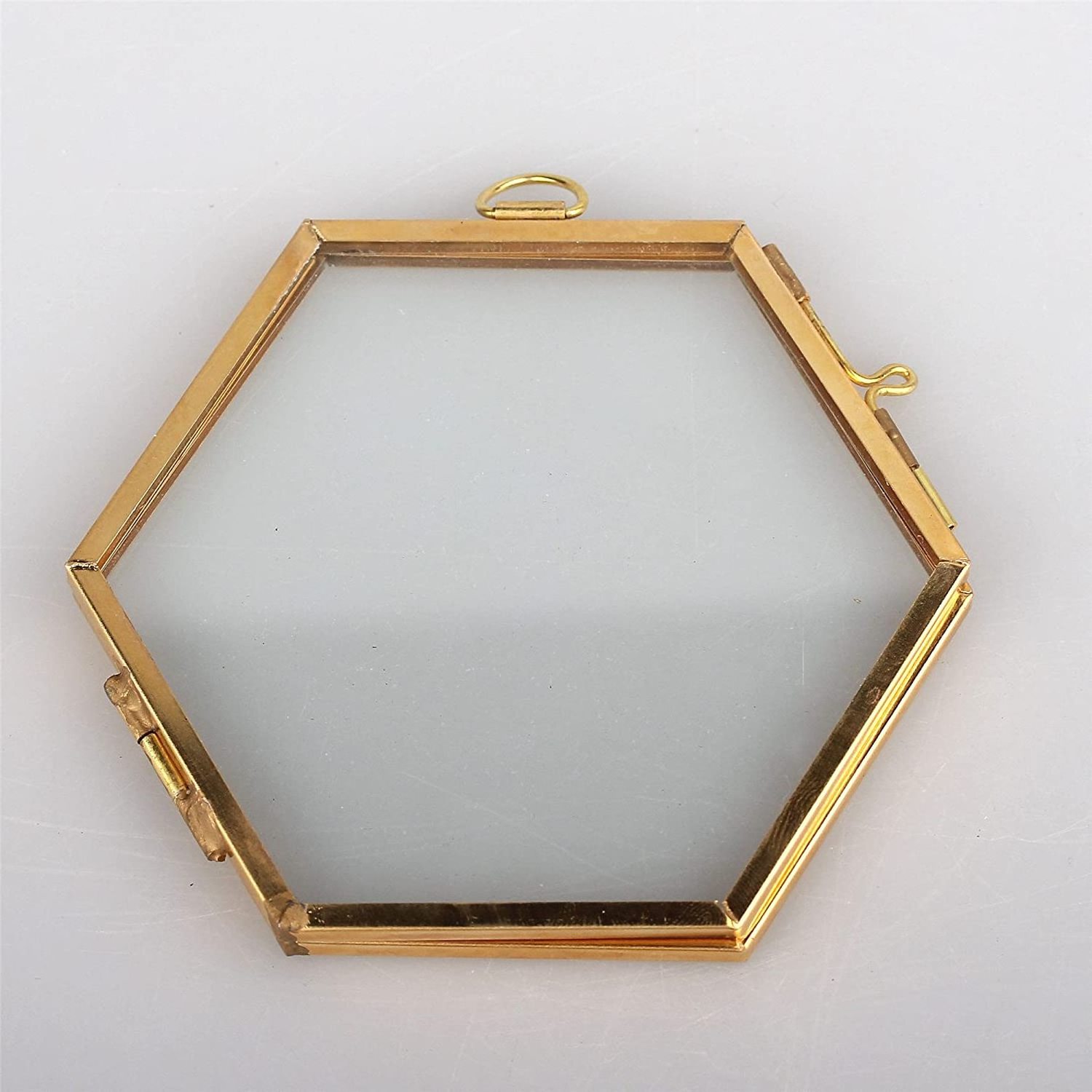 Hexagonal Shape Gold Color Photo Frame Shiny Look Wall Hanging Picture Frame Wholesale Gold Metal Glass Photo Frames For Bedroom