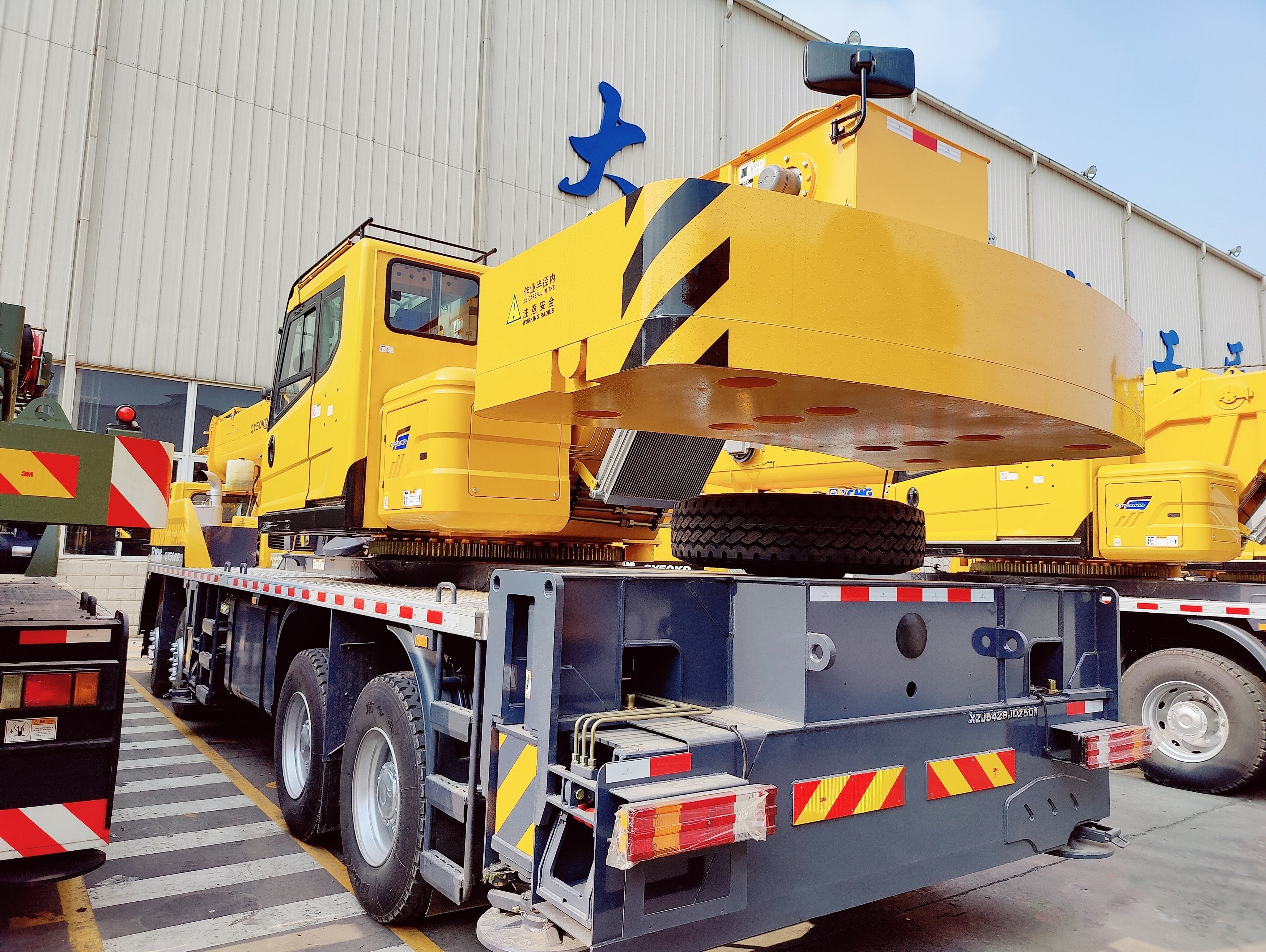 Chinese Famous Brand Earth-moving Machinery Wheeled Mobile Crane 50T QY50KD Truck Crane QY25K5A 25 Tons Crane Truck