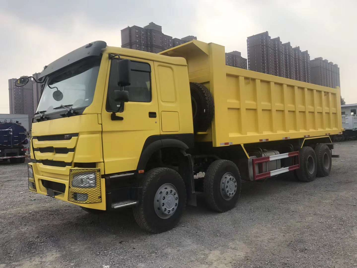 Sinotruk 400HP Sitrak C7H Tipper Truck 6X4 8X4 dump truck