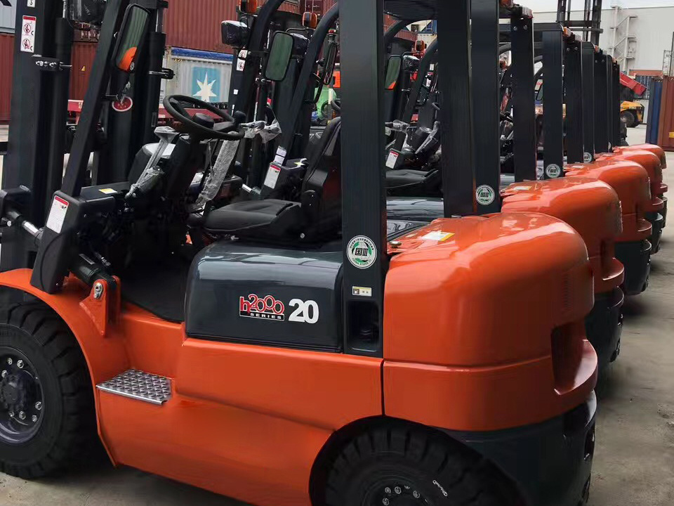 HELI forklifts CPCD20 2 TON Diesel Forklift Truck Automatic Transmission for sale