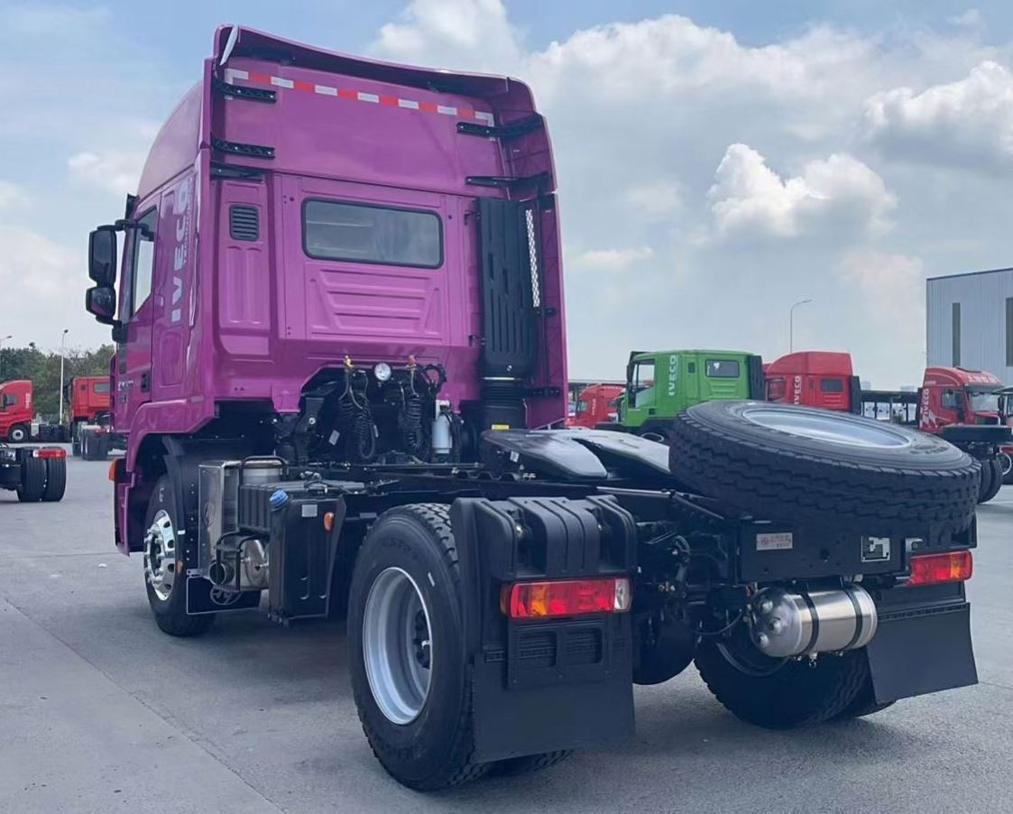 Tractor Trailer Truck Head 380hp Dump Tipper Truck