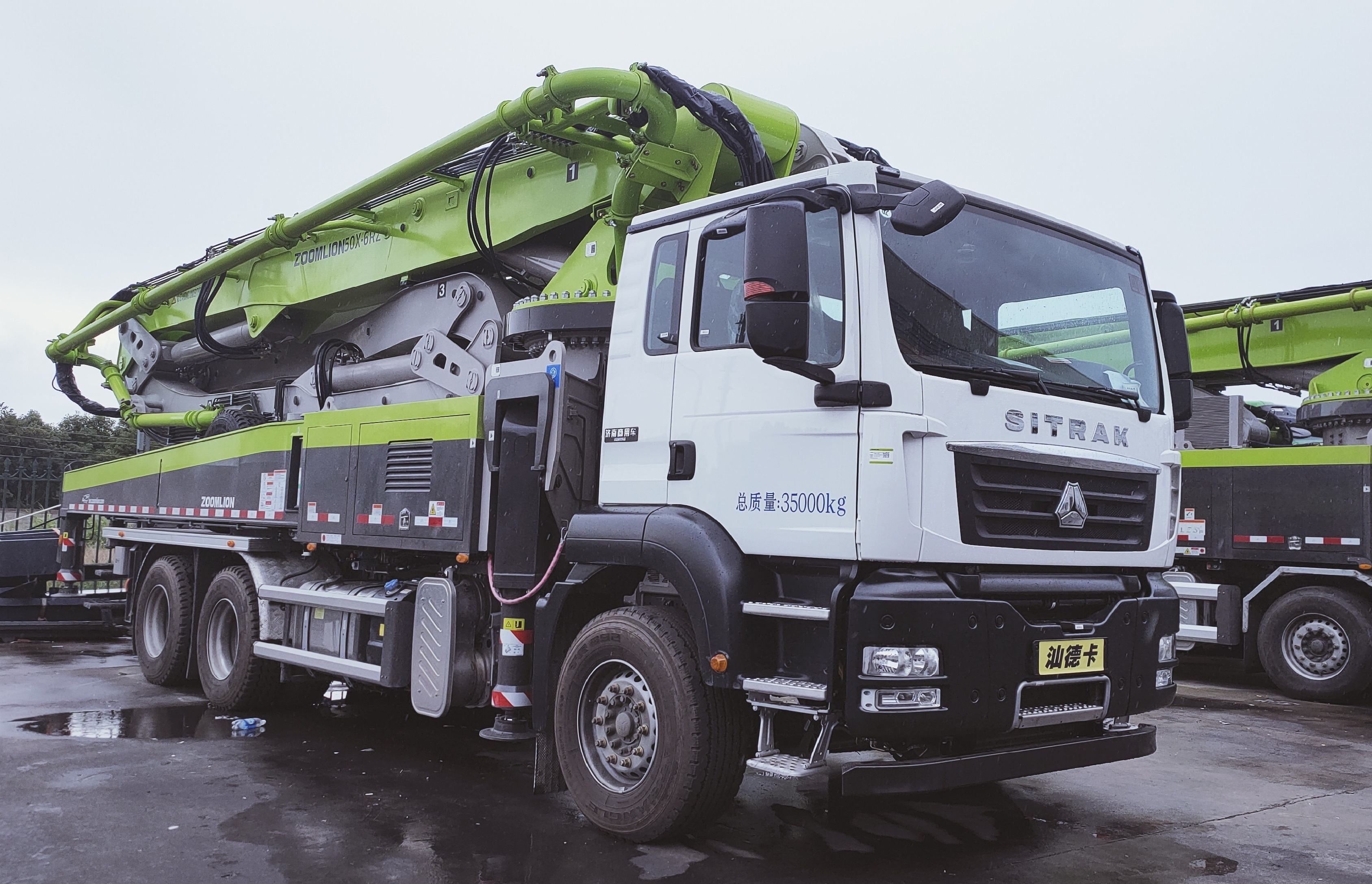 Concrete Pump Truck Mounted Boom Concrete Pump with spare parts