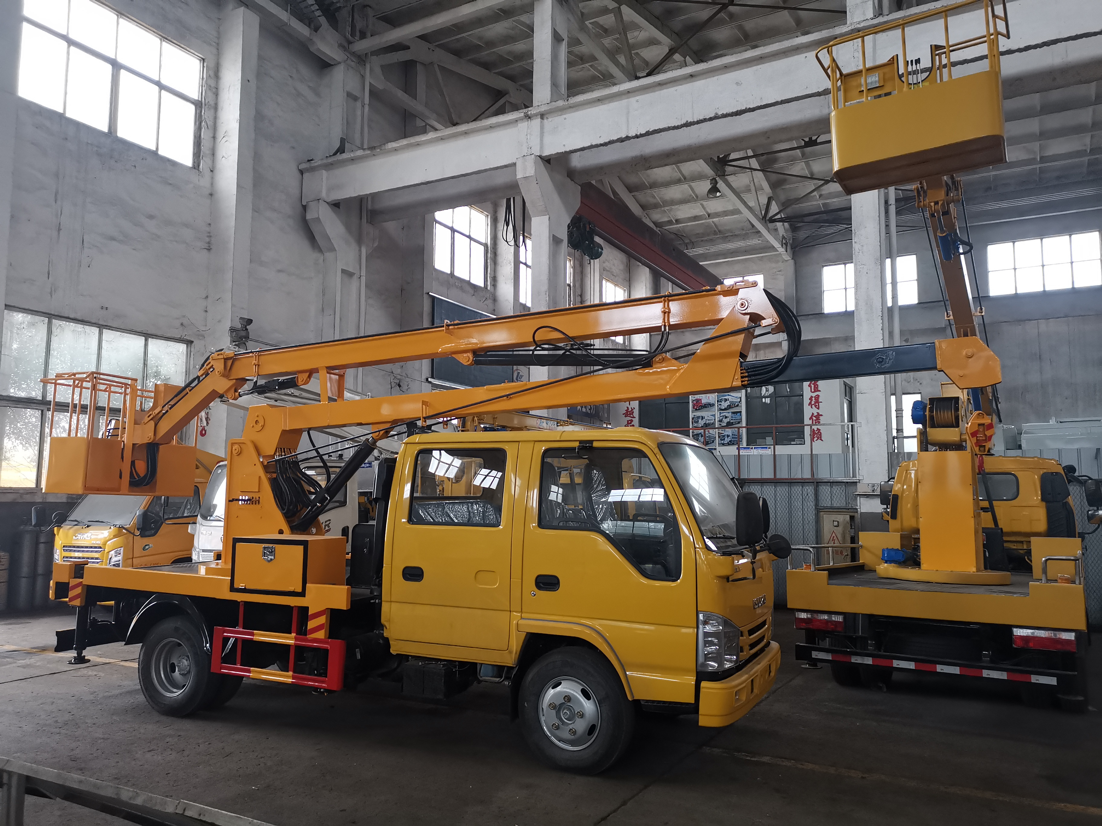 Urban Road Construction Vehicles 16m Mobile Elevating Aerial Work Platform High Altitude Operation Truck Made in China