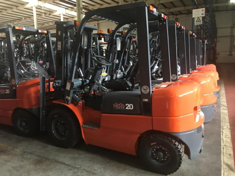 HELI forklifts CPCD20 2 TON Diesel Forklift Truck Automatic Transmission for sale