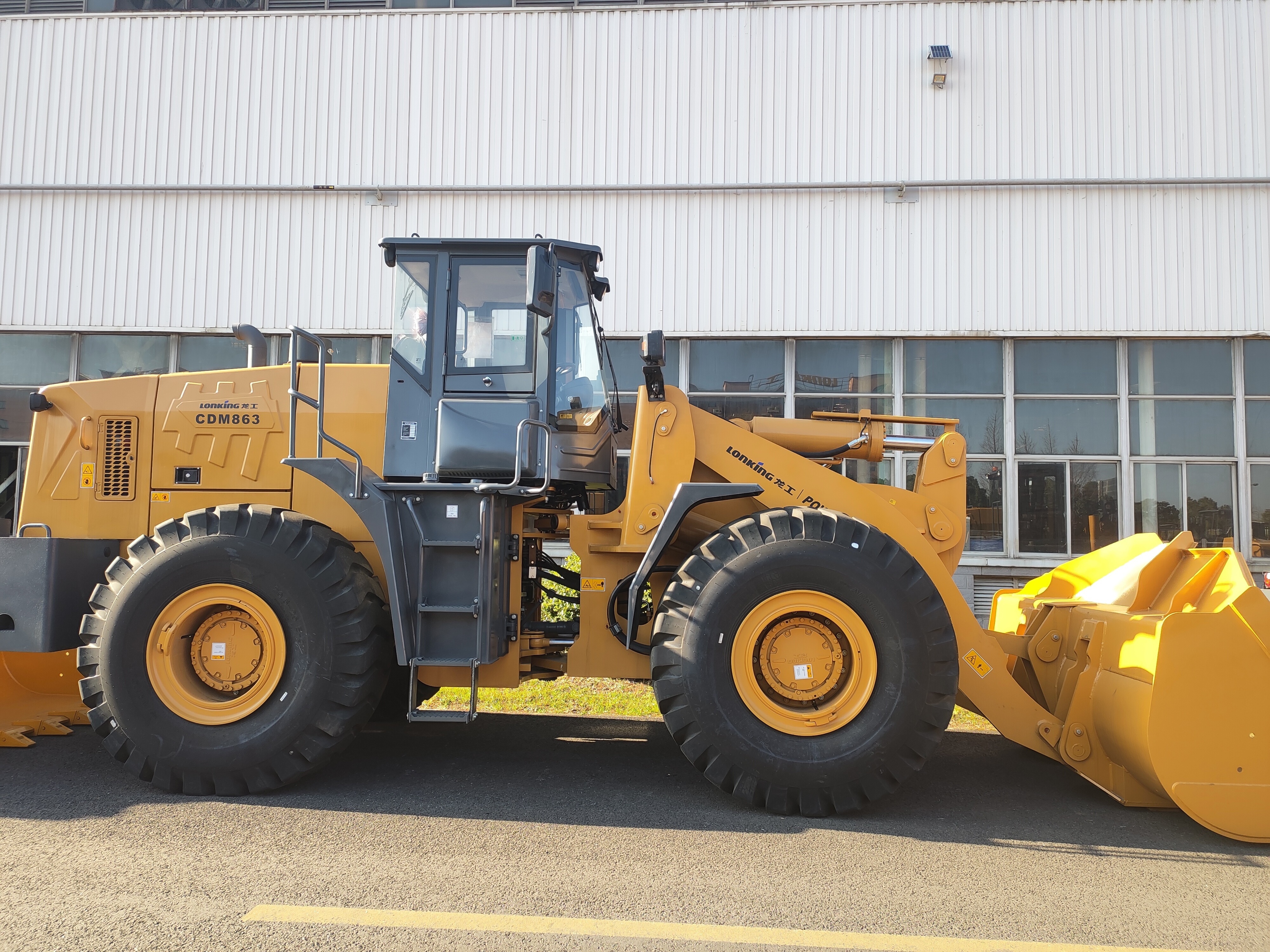 China New Lonking Wheel Payloader CDM863N 6 ton Front Tractor Truck for sale