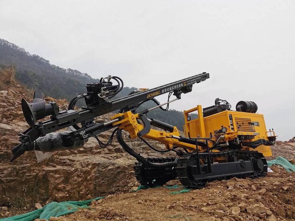 JK590BC-2A Crawler mounted hydraulic 50m DTH drilling rig with Air Compressor