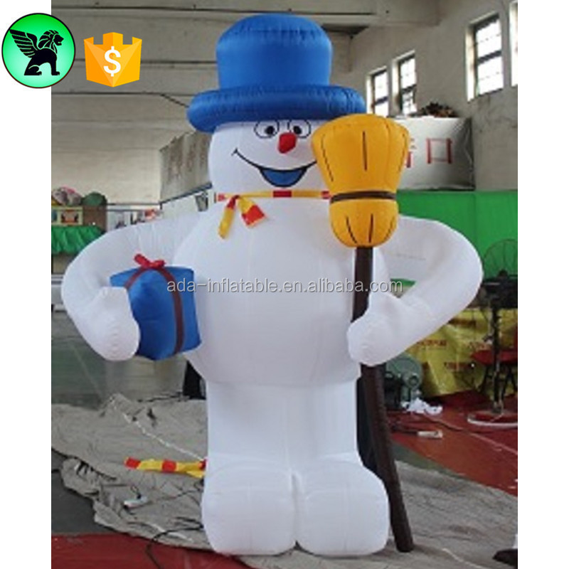 2m Cute Promotional Snowman Cartoon Inflatable Customized Holiday Advertising Inflatable Snowman With Gift Box And Broom A6940