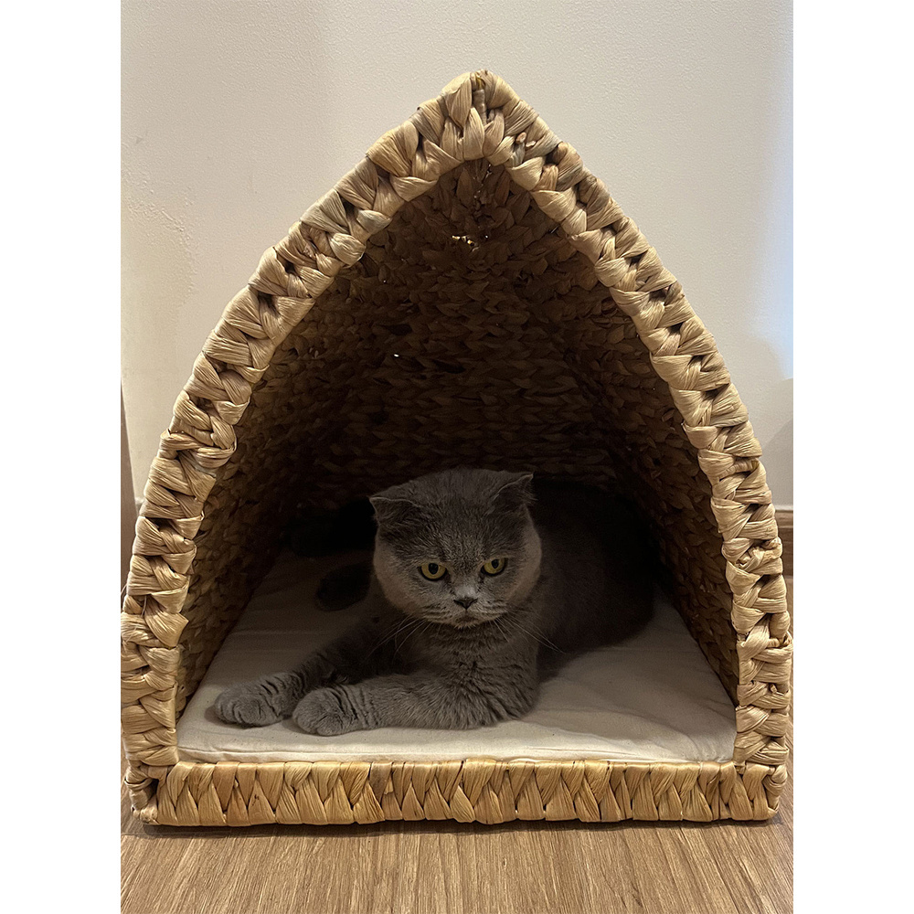 Manufacturer handmade Novelty Shape Woven Cat House, water hyacinth pet comfort beds accessories for export in bulk