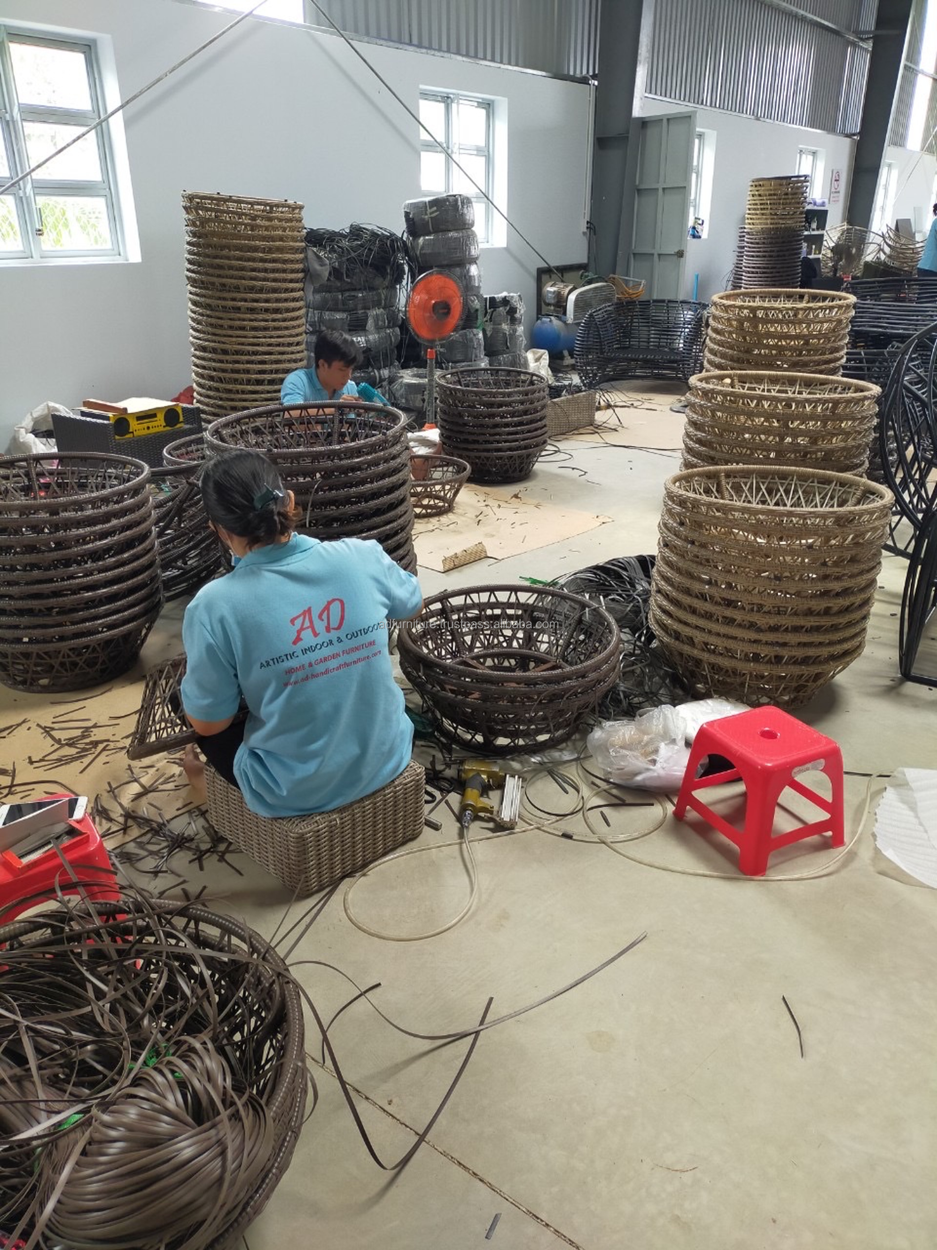 Poly rattan swivel egg chair with cushion available made in Vietnam