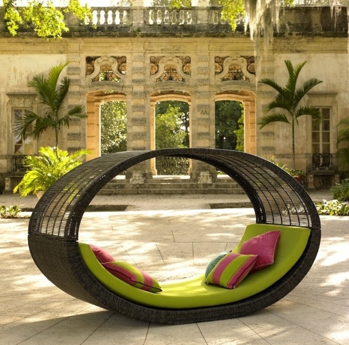 Poly rattan heart shaped sofa outdoor seating sun lounger bed aluminum frame outdoor cushion