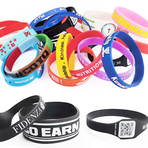 Promotional gift waterproof sports rubber bracelets silicone personalized wristbands with logo custom wrist bands