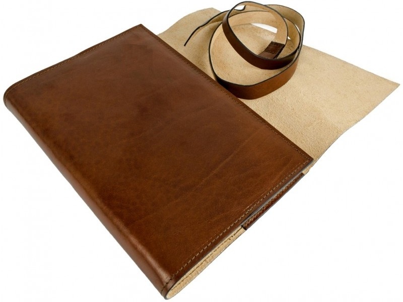 Travel journals with string lock / leather book cover / day planners in brown color