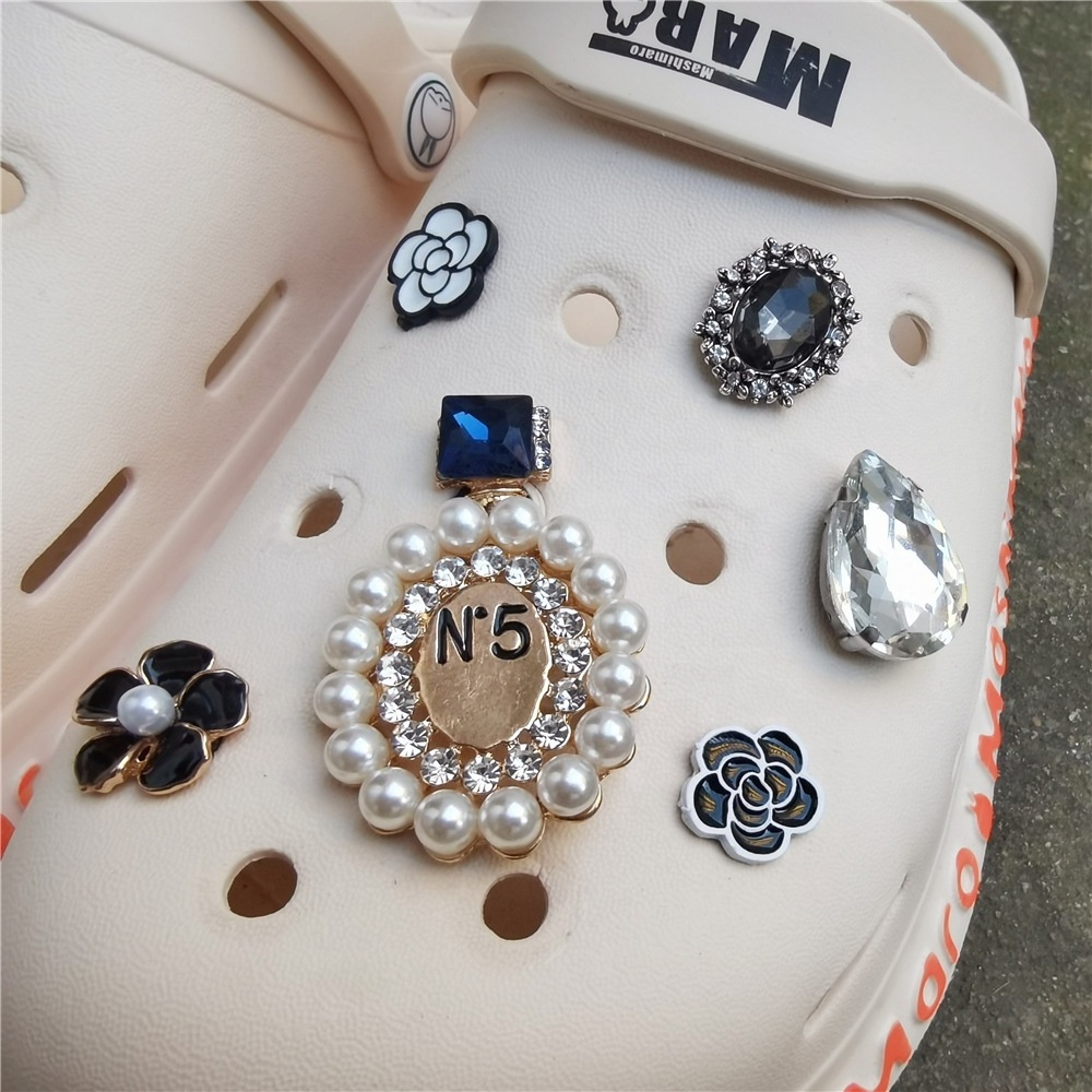 new arrival hole clogs charms  shoe chain set for girls camellia Love rhinestone chain shoe buckle slippers accessories