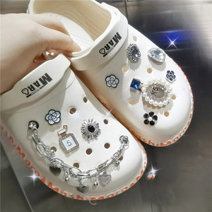 new arrival hole clogs charms  shoe chain set for girls camellia Love rhinestone chain shoe buckle slippers accessories