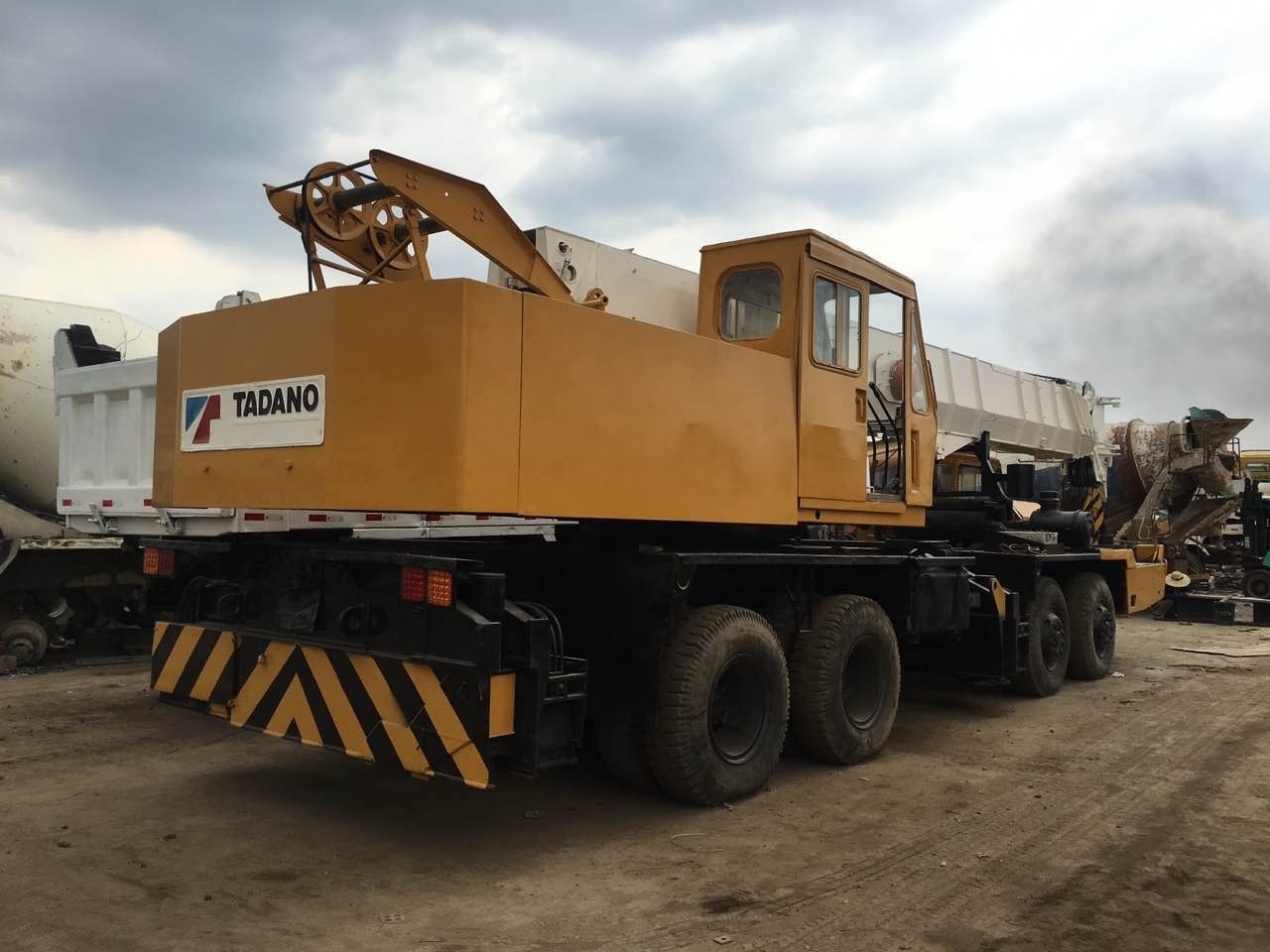 Best price used TADANO 50 tons  truck mounted crane for sale