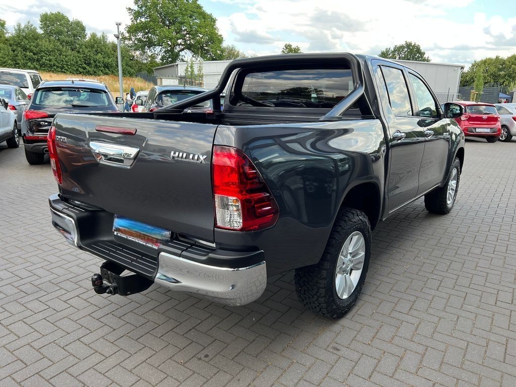 USED 4X4 HILUX 2020 Left Hand Drive 8L Petrol Automatic Light Interior Color AWD Electric Fuel Pickup Truck