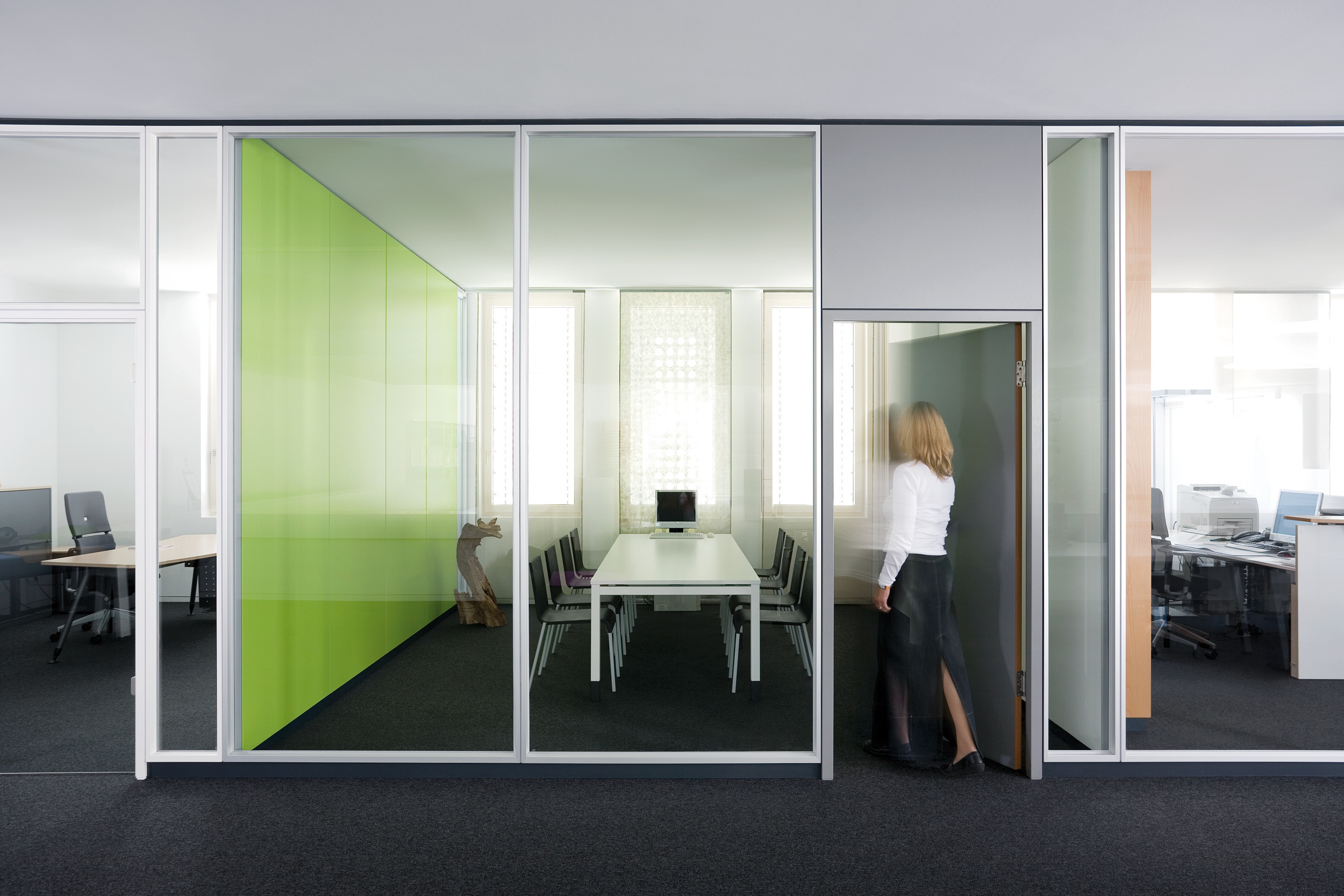 Modern Conciseness Coworking Space Double Glazed Glass Partition Soundproof Wall Partition